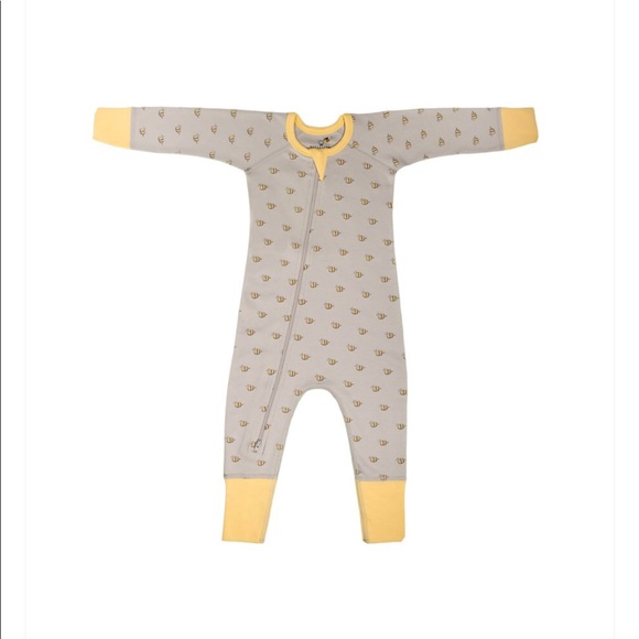 BRAND NEW Beecotton Bee Pattern Two Way Zip Romper - Picture 1 of 5